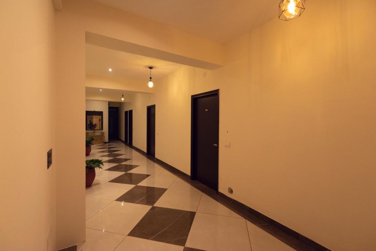 Hotel Luxuria Лудхіяна Екстер'єр фото