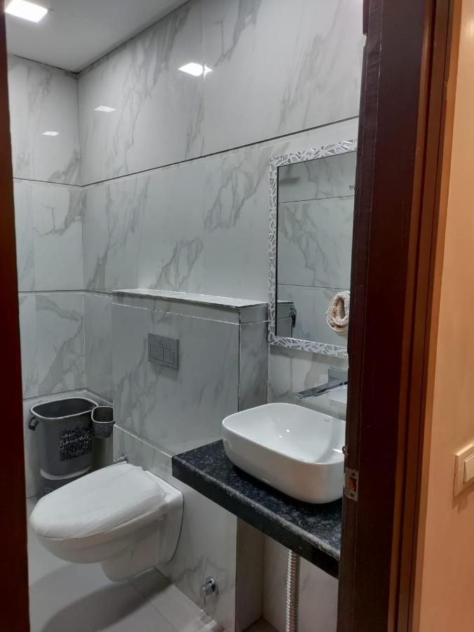 Hotel Luxuria Лудхіяна Екстер'єр фото