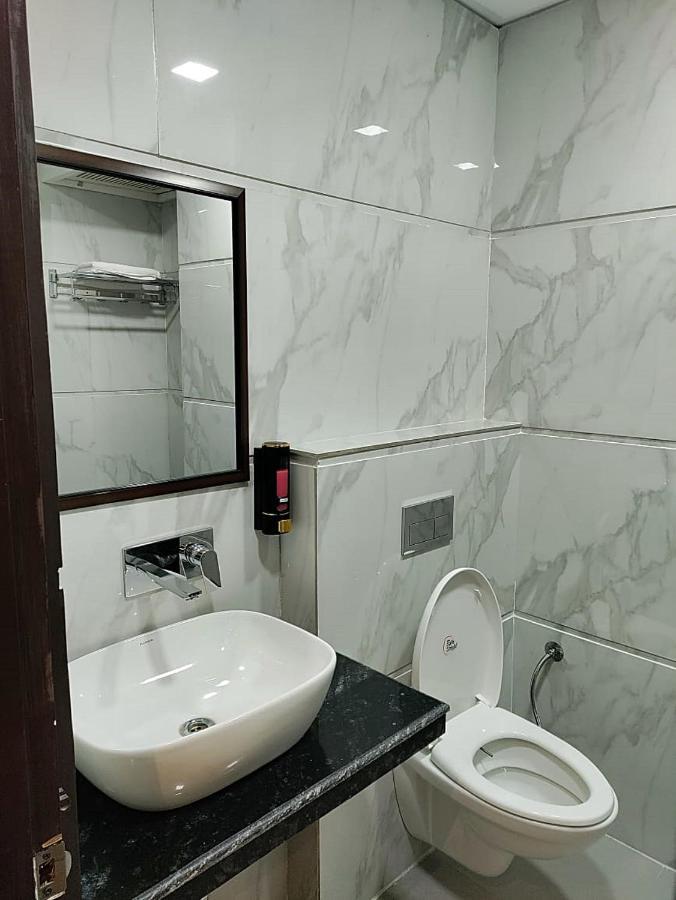 Hotel Luxuria Лудхіяна Екстер'єр фото