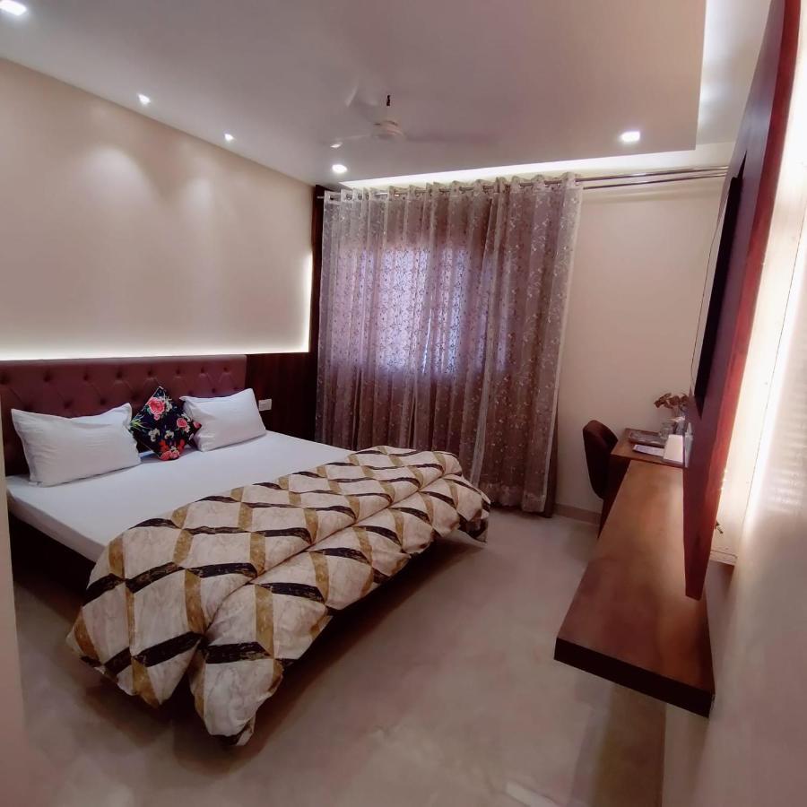 Hotel Luxuria Лудхіяна Екстер'єр фото