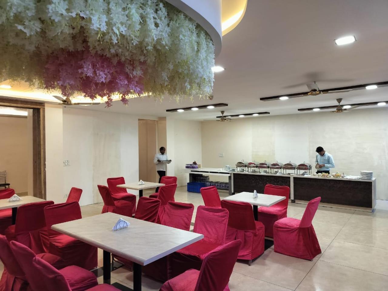 Hotel Luxuria Лудхіяна Екстер'єр фото