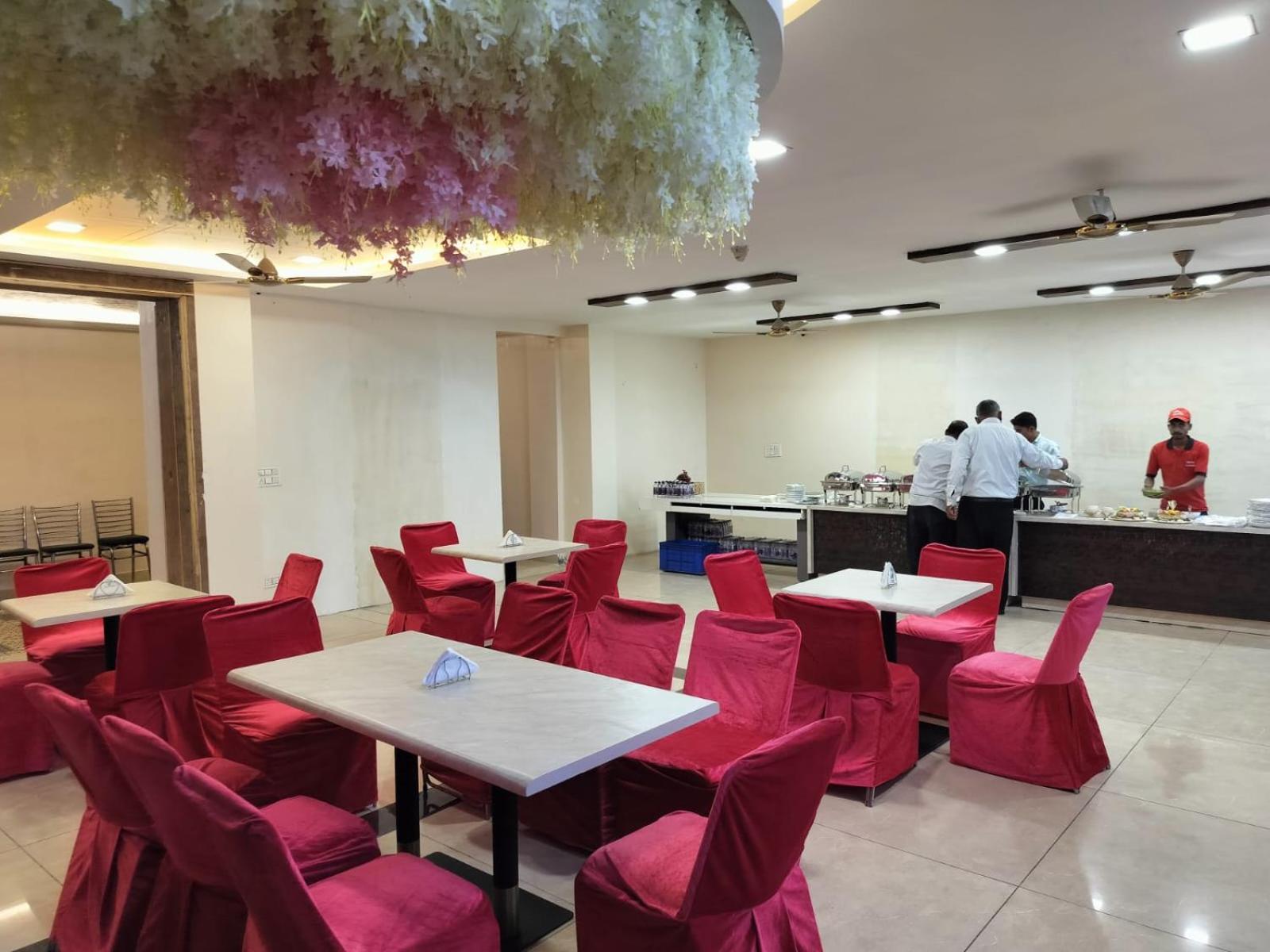 Hotel Luxuria Лудхіяна Екстер'єр фото